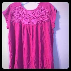 Dark pink/purple blouse with lace. Short sleeves.